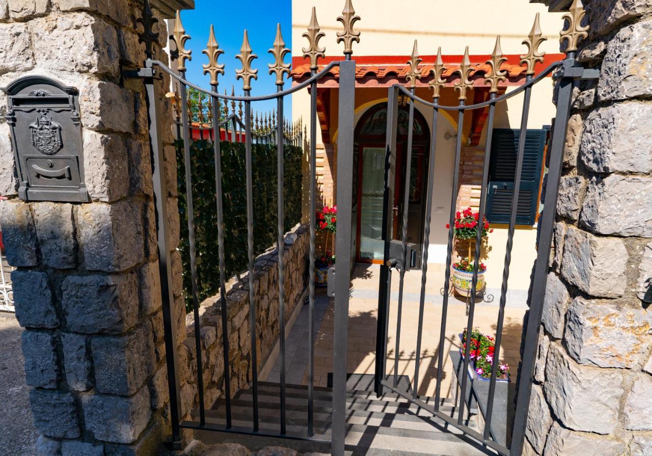Вилла Casa Mariateresa Вико-Экуенсе Экстерьер фото